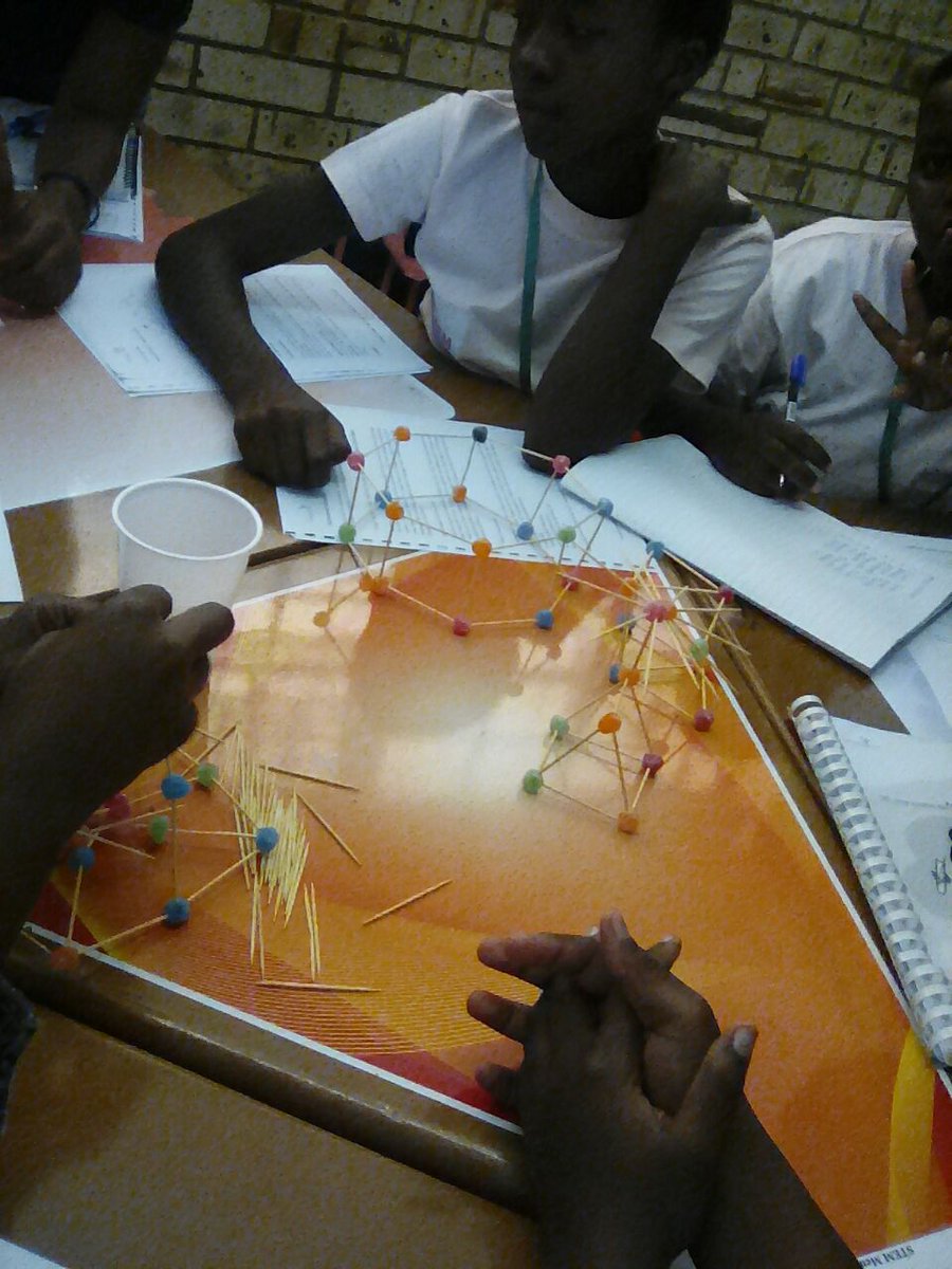 Dream_GirlsF's tweet image. #NewProfilePic #STEMPilot #GirlsInSTEM Celebrating 4 months into the program 🙌🙌