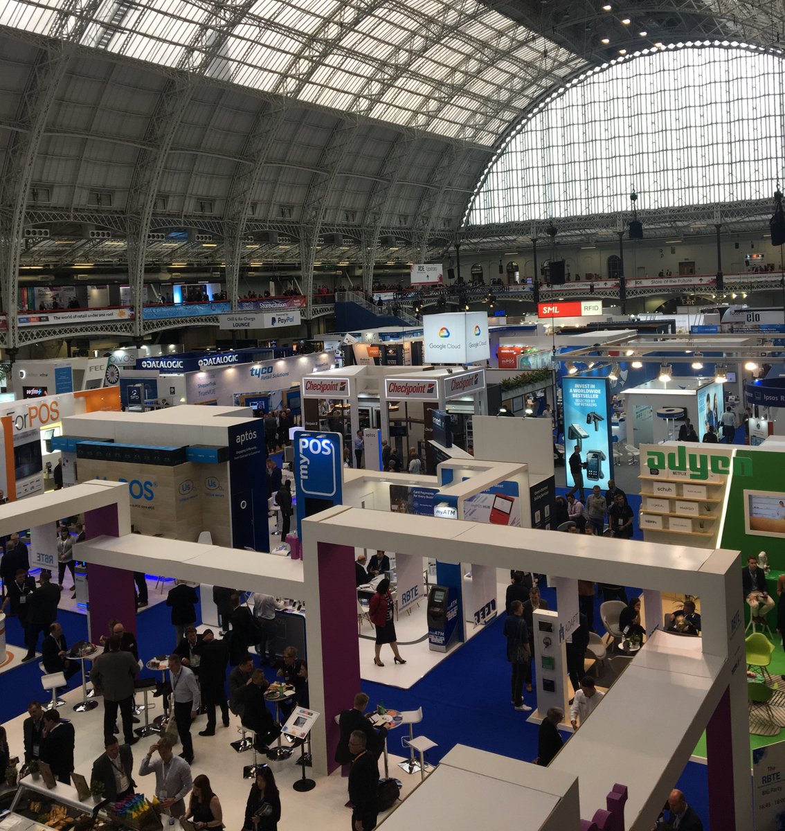 We're here again for day 2 of #RDE2018 ! Ready to check out the latest trends and developments in #retail. @RtlDesignExpo
