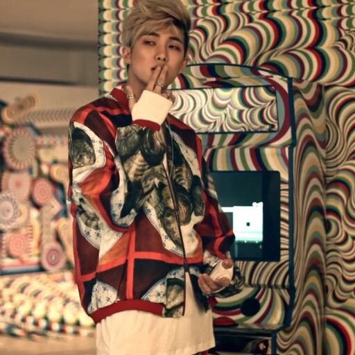 rmdoingthings's tweet photo. Kim Namjoon being a whole damn model. https://t.co/de4zXQjF53