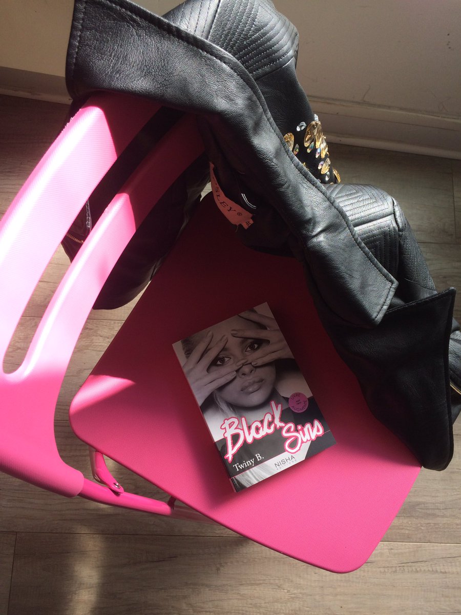 NishaEtcaetera's tweet photo. Today retrouvez #blacksins de @Twiny_B en version broché ! #parution https://t.co/f6xDLsZMqb