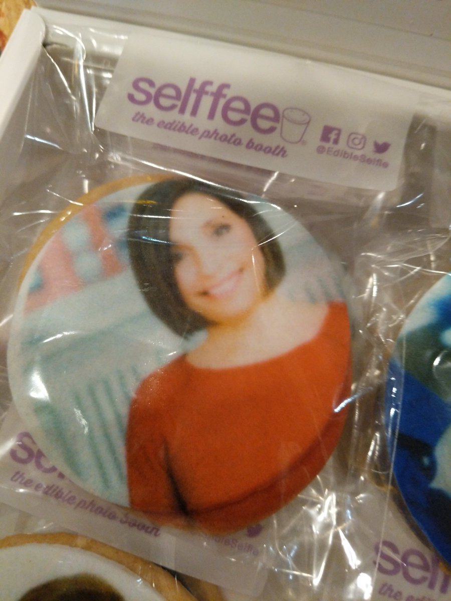 EdibleSelfie's tweet photo. @lindayacc come get your cookie at beta b-110 #CollisionConf https://t.co/W5oowHiEZg