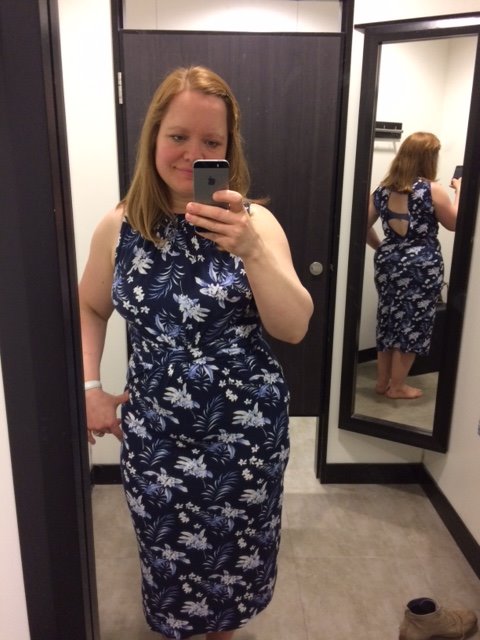 tweetycakes78's tweet photo. I really think @OasisFashion have some lovely dresses at the moment. I've sort of rediscovered them again recently. Although I can't zip the last dress up! #bigbackproblems https://t.co/1kNMN7wFmP