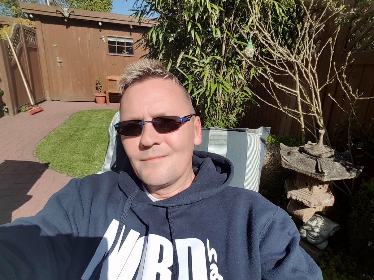 RiegerAndreas's tweet photo. #Cillen 😎☀
#nurderHSV 👍 https://t.co/5XkcsAdRKL