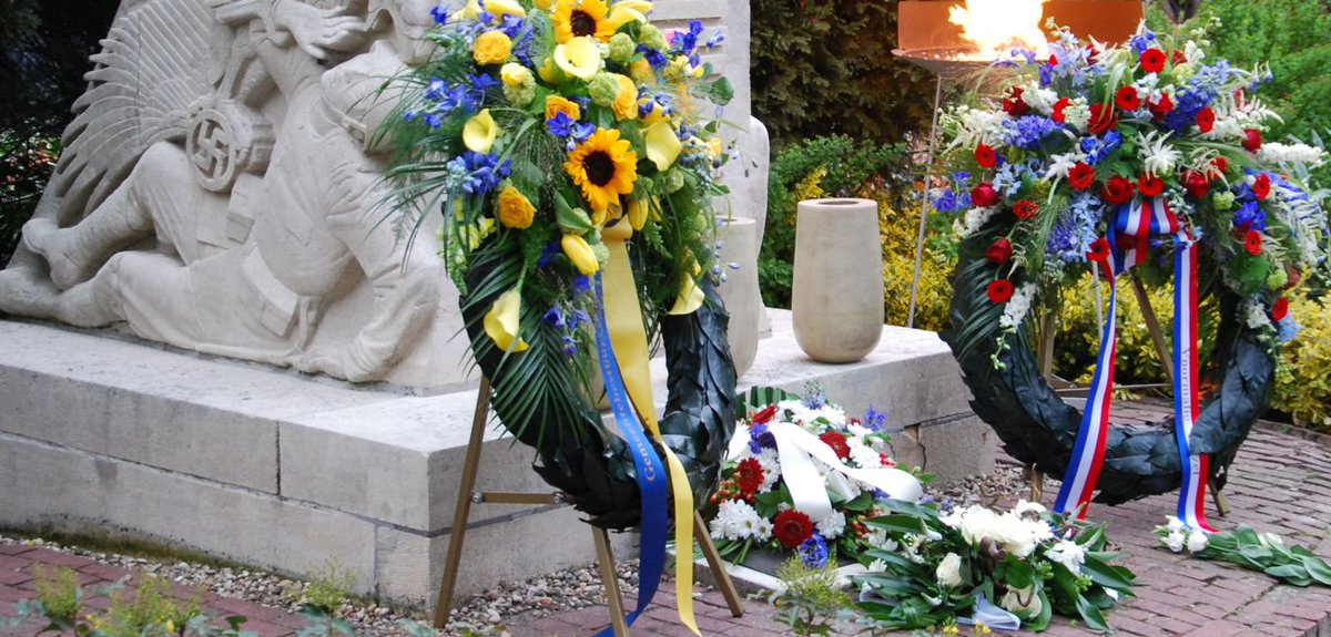 GemDeBilt's tweet image. Op 4 mei herdenken we de Nederlandse slachtoffers van de Tweede Wereldoorlog en oorlogssituaties en vredesmissies nadien. In de gemeente vindt in zowel Bilthoven als in Maartensdijk op 4 mei een herdenking plaats. Zie: bit.ly/2FtS9TZ