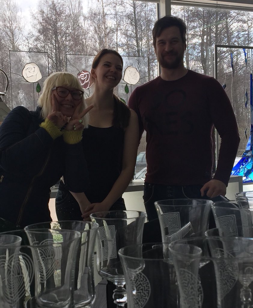 EWatto_Design's tweet photo. Thank you for to day!
#sevenon #shop #hamina

It was so #nice and
#fun to #meetyou
🙋🏼‍♀️😸☀️
I hope there a #good #day
&amp; #great #business

#visitkotkahamina #travel
#glassart #shopping #fashion
#designer #work #bags #horse
#theme #fashionbags #mensfashion 
#womensfashion https://t.co/rcrnclXW4T