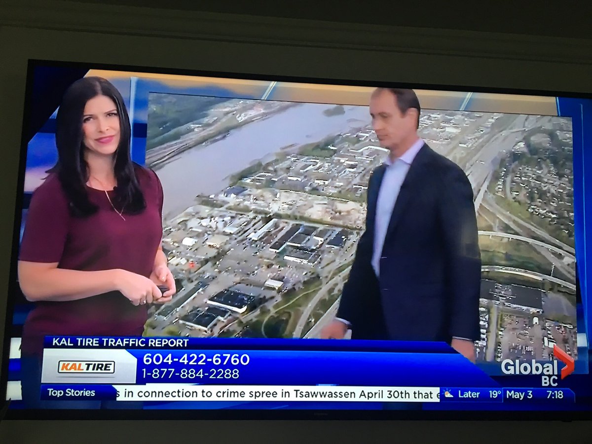 kevinjrintoul's tweet photo. @kaitlynherbst16 Why is @MMadryga staring at you in your shot #creepy 😂
@SoniaSunger https://t.co/cKyCf2MBwm