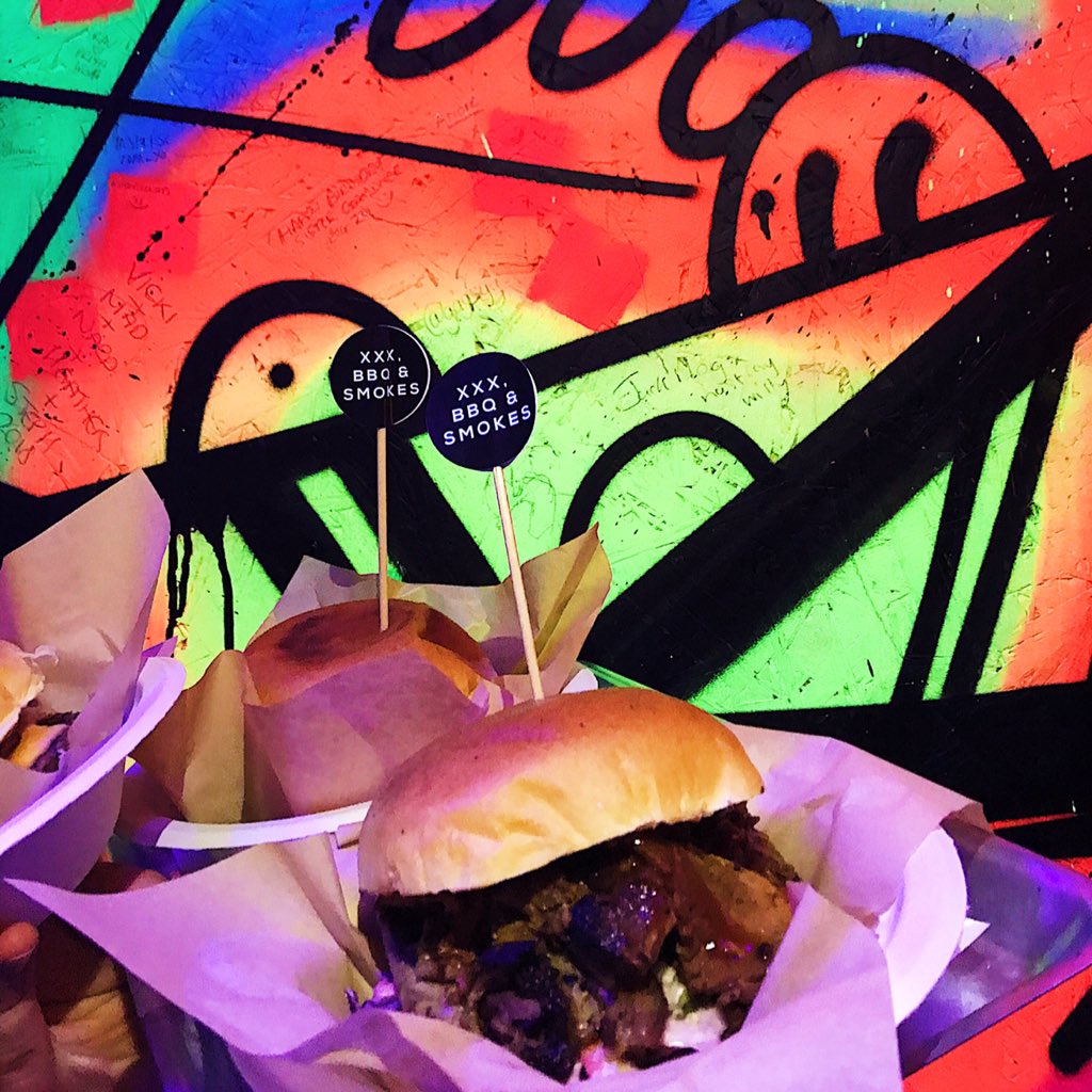 slimsbbqexpress's tweet photo. Have you been to play in this fluorescent wonderland yet? @Ghettogolfbrum has the games and we’ve got the food🍔🥓🍟 https://t.co/bpJEVRLxc0