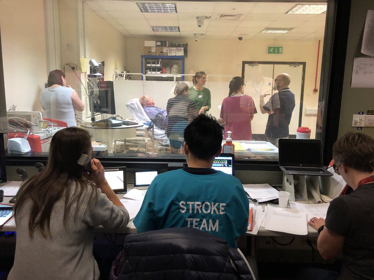 SimonTavabie's tweet photo. Onto the short cases! MDT emergency stroke management simulation @Stroke_Sim @BSUHeducation @BSUHSimulation @BrightonSim @Twigletta @SimonHervey @bsuhIF #strokeawareness #stroke #strokesim #Education #training #MedEd #innovation #timeisbrain #thrombolysis #strokecall https://t.co/tZ83GkHogO