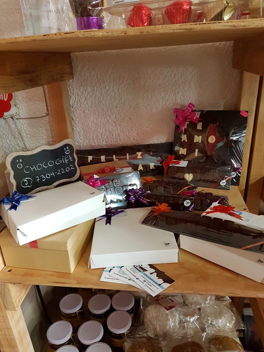 Chocogift_SV's tweet photo. Ya ubicados en nuestro local con bellos diseños https://t.co/TN57liYjdz