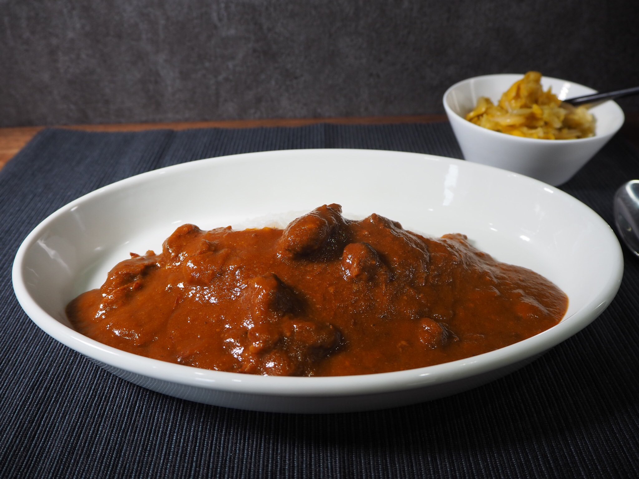 ぞうさんのお台所 インディアンカレー風に作って見た キャベツのピクルスはほぼ完成 カレー はもう少し作り方考えないと 美味しかったけど インディアンカレーじゃない インディアンカレー ピクルス 複製 カレー カレー大好き キャベツのピクルス