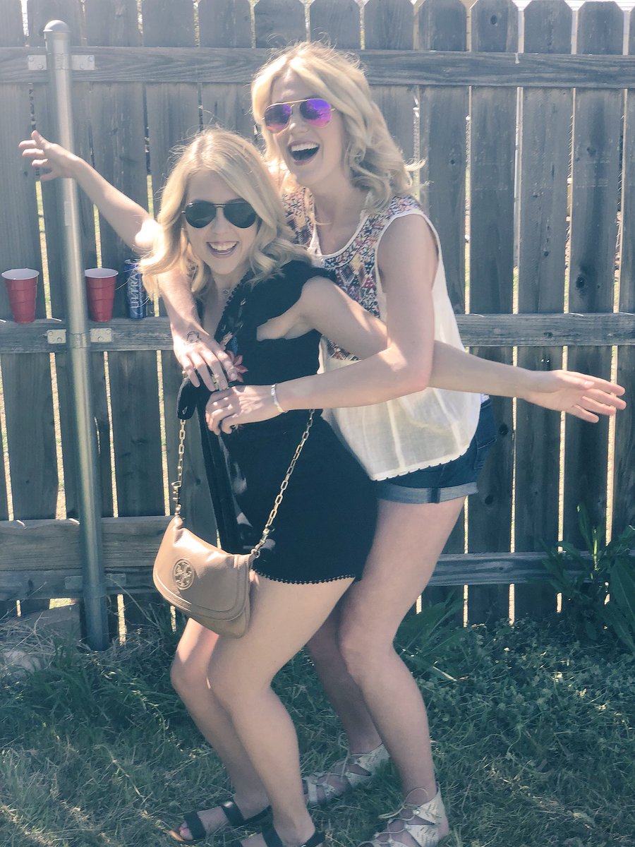 SYDLIDD's tweet photo. Like this post if @hannahhanks10 should apply for jobs in LBK https://t.co/NTmwfOnItf