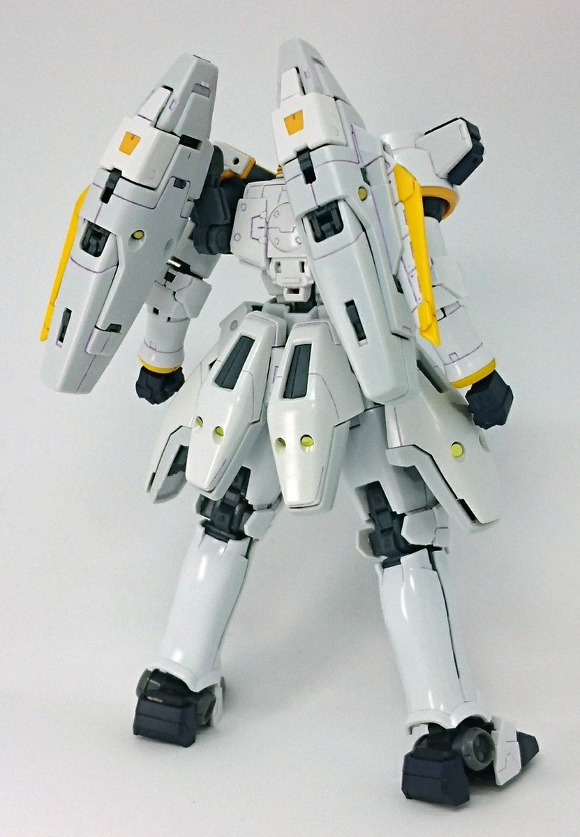 Ham3 Rg トールギスew バックパック両方完成 何時間かかったのやら なんとか自立させて撮影 初トールギスだけど かっこいいなぁこれ イカス ガンプラ トールギス