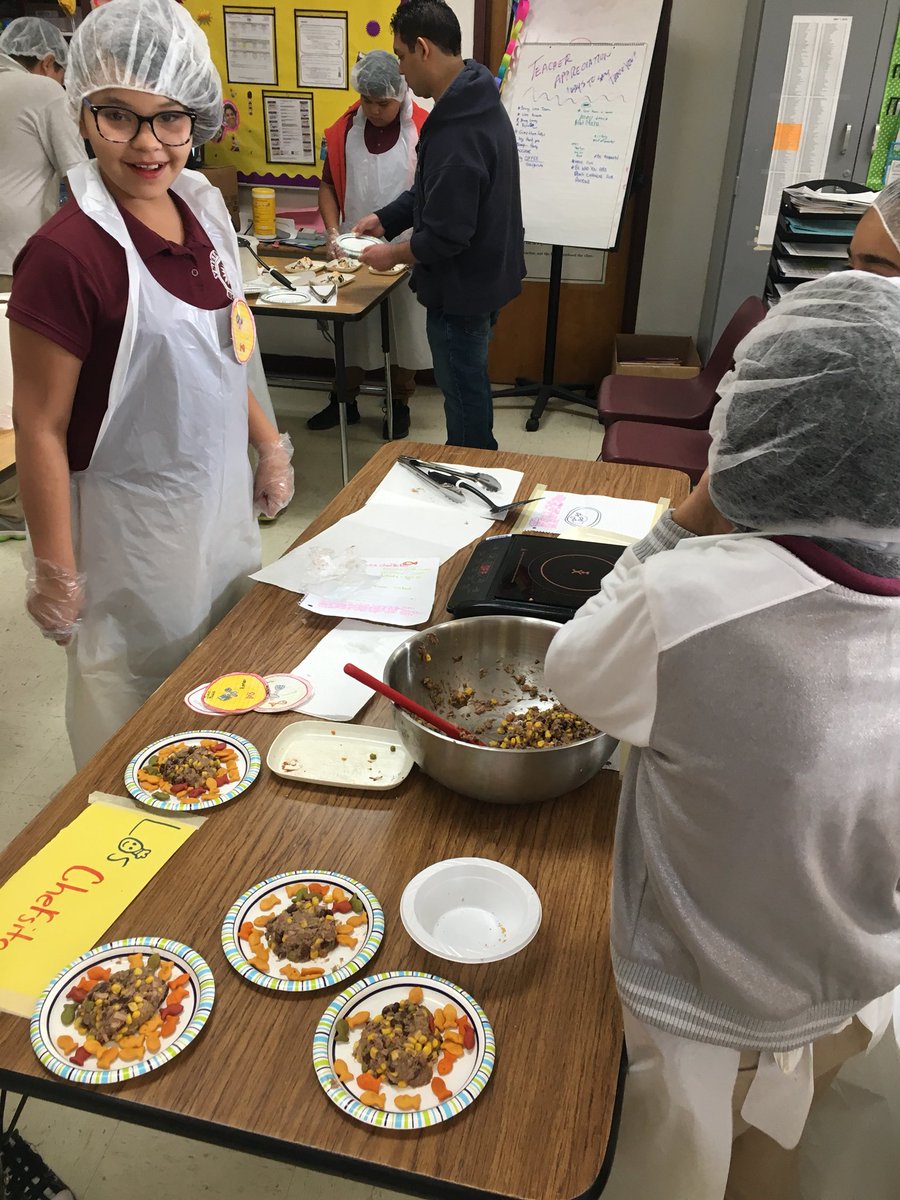 TheYMSBrave6's tweet photo. Master Chef...YMS Edition!! #NotOnlyAreWeSmartWeAlsoCook #21stCenturyProgram https://t.co/RjMmsOvu95