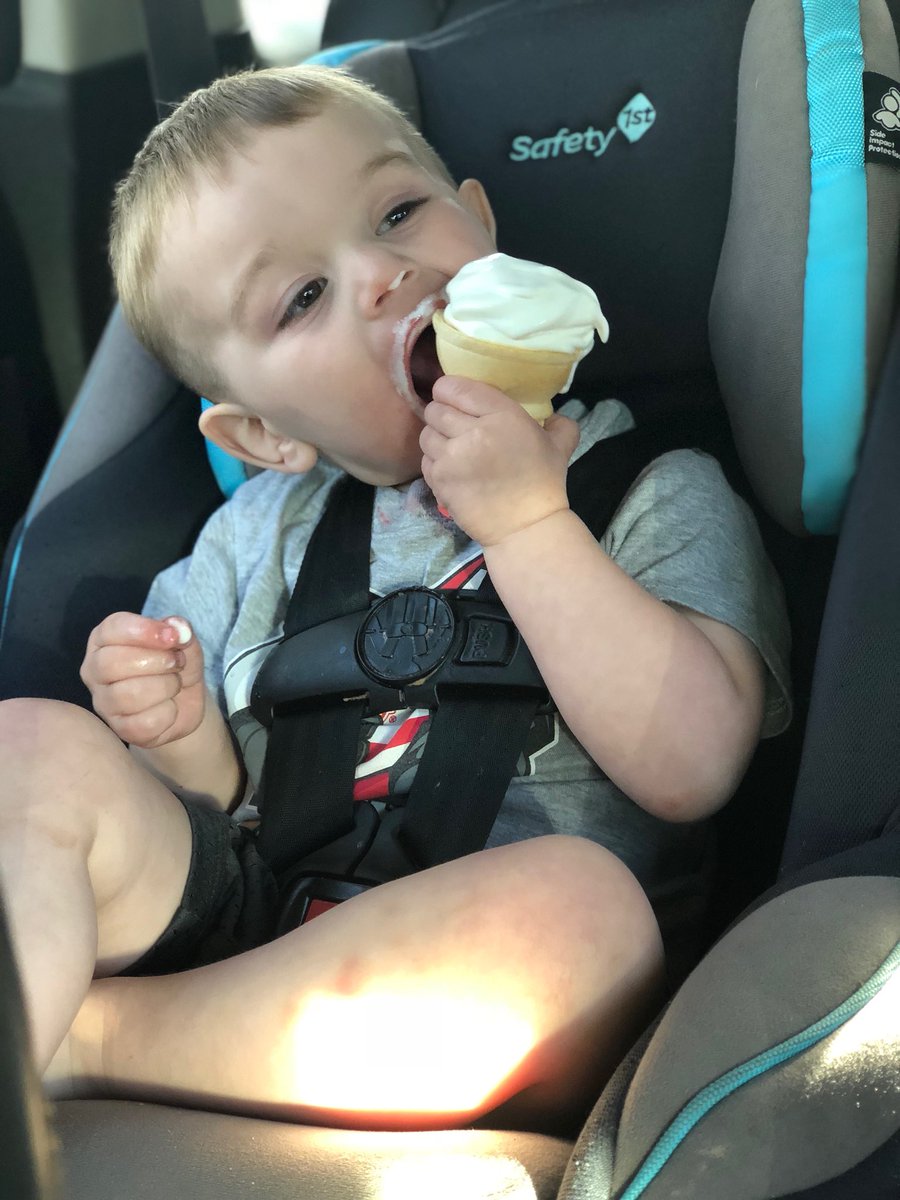kaylamay237's tweet photo. It’s that time of the year again 🌞🍦 https://t.co/lc8kex2OlB