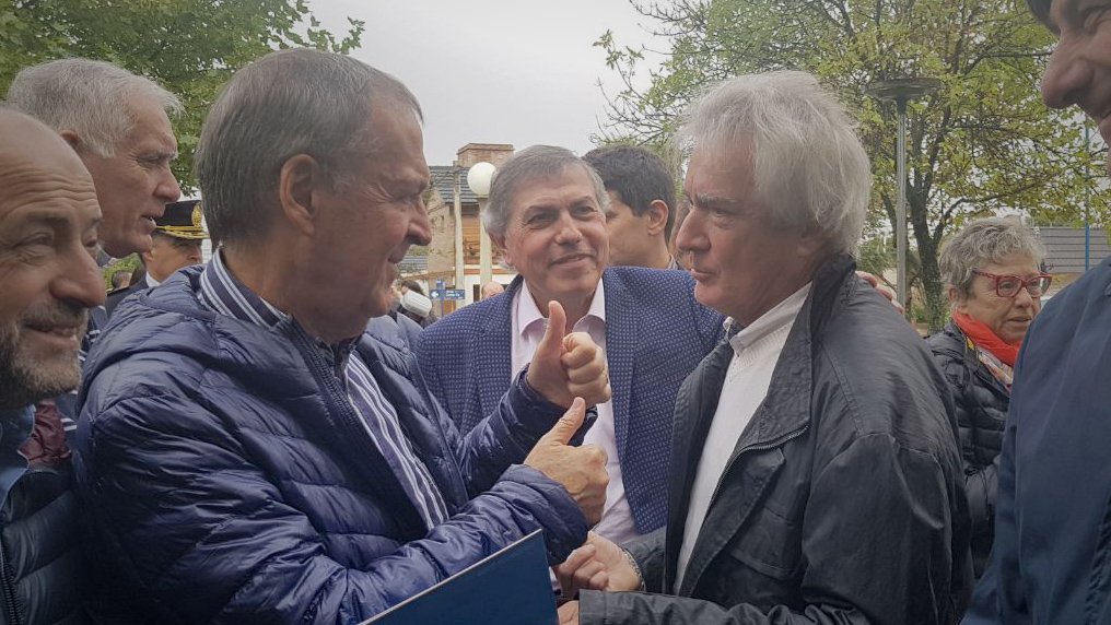 ObrasMinSP's tweet photo. "Quiero destacar lo positivo de que a pesar de la diversidad política se puedan hacer estas obras. Esta obra era muy necesaria ya que sin energías es imposible avanzar. Hoy estamos en condiciones de competir con cualquier país del mundo" - Omar Martín, empresario de #MarcosJuárez https://t.co/5zqdlVepb7