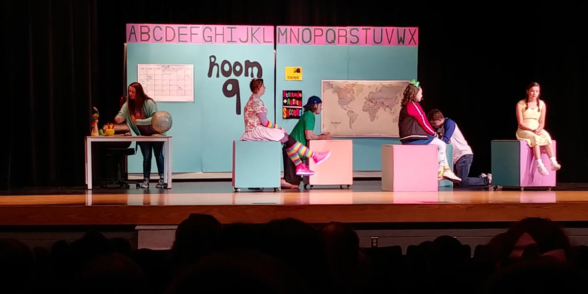 ltylerkc's tweet photo. PCHS hosted us for Junie B. Jones....thank you for a great performance, firsties loved it!!!! #compasselementary #PCR3Proud https://t.co/j1V8mHHA2v