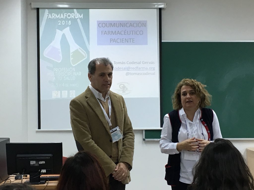 tomascodesal's tweet photo. Hoy con los alumnos de #FarmaForum2018 en el taller 👉👉 concurso de #AtencionFarmaceutica. @AsefSalamanca @DeleFarmaUSAL @usal @FFarmaciaUSAL https://t.co/fDfBSp7jrZ https://t.co/6Hr1amifhI