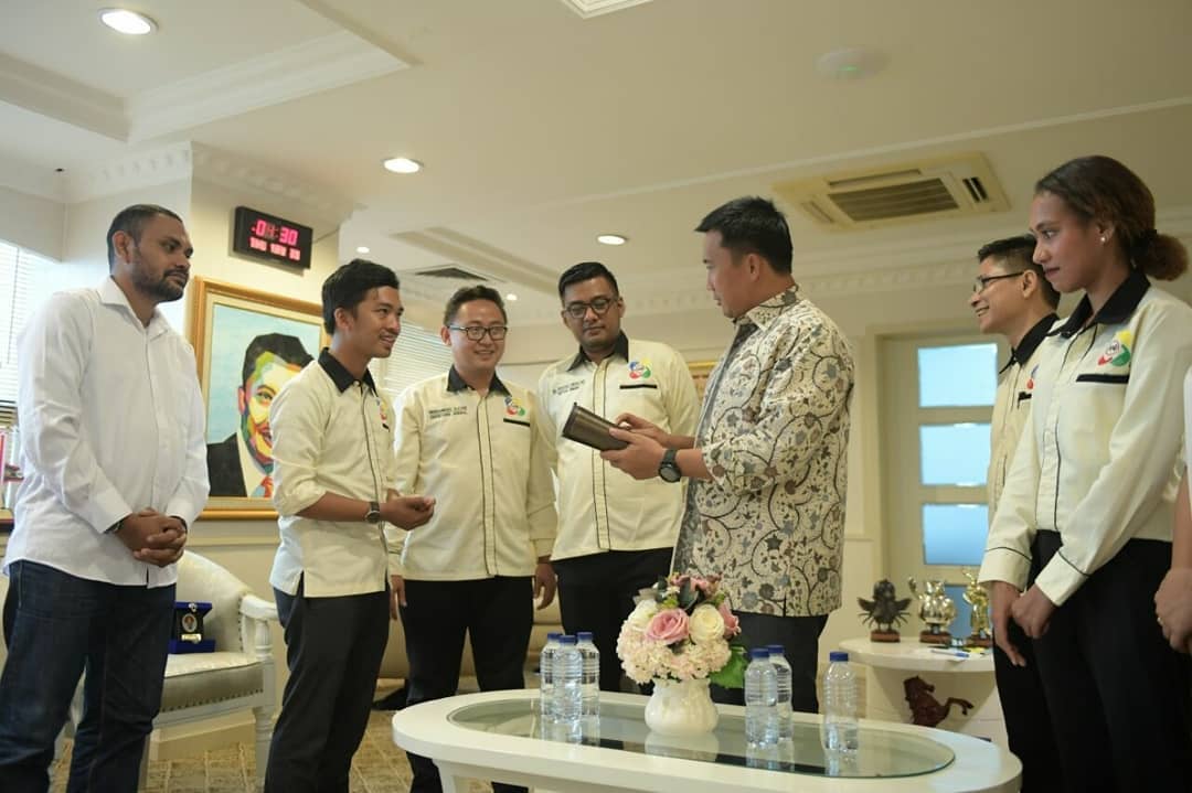 PwamiBali's tweet photo. Repost @pb_amiofficial

Sukseskan Rapimnas AMI 2018 Palu, 12 Mei 2018.

#AMIuntukIndonesia
#RapimnasAMI2018 https://t.co/IU7COAAY7e