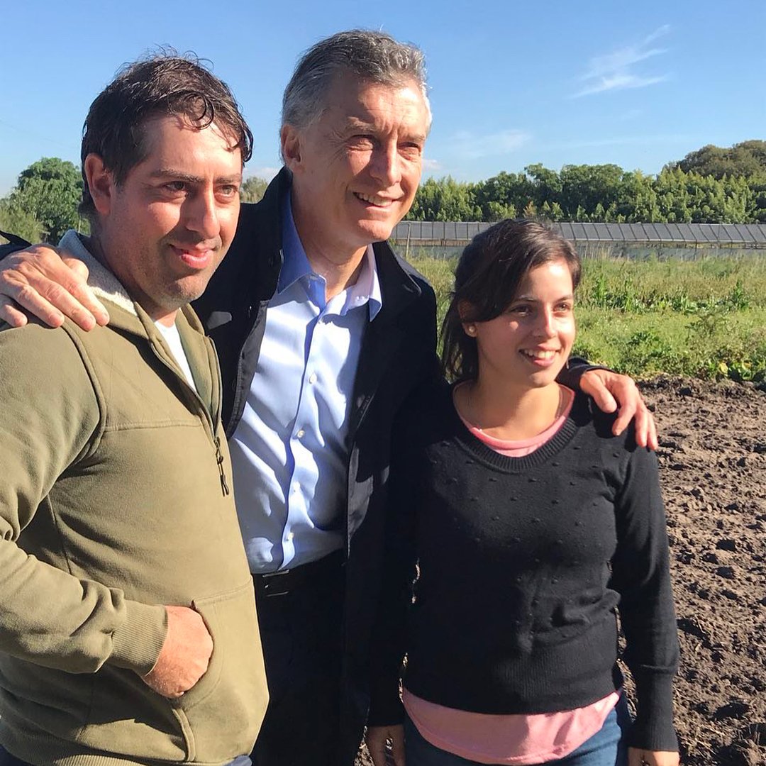 juntoscambioar's tweet photo. El camino es difícil y requiere de mucho esfuerzo pero también estamos convencidos de que es el correcto. Juntos estamos cambiando a nuestro país de verdad y para siempre. https://t.co/fK1vBVCRZX