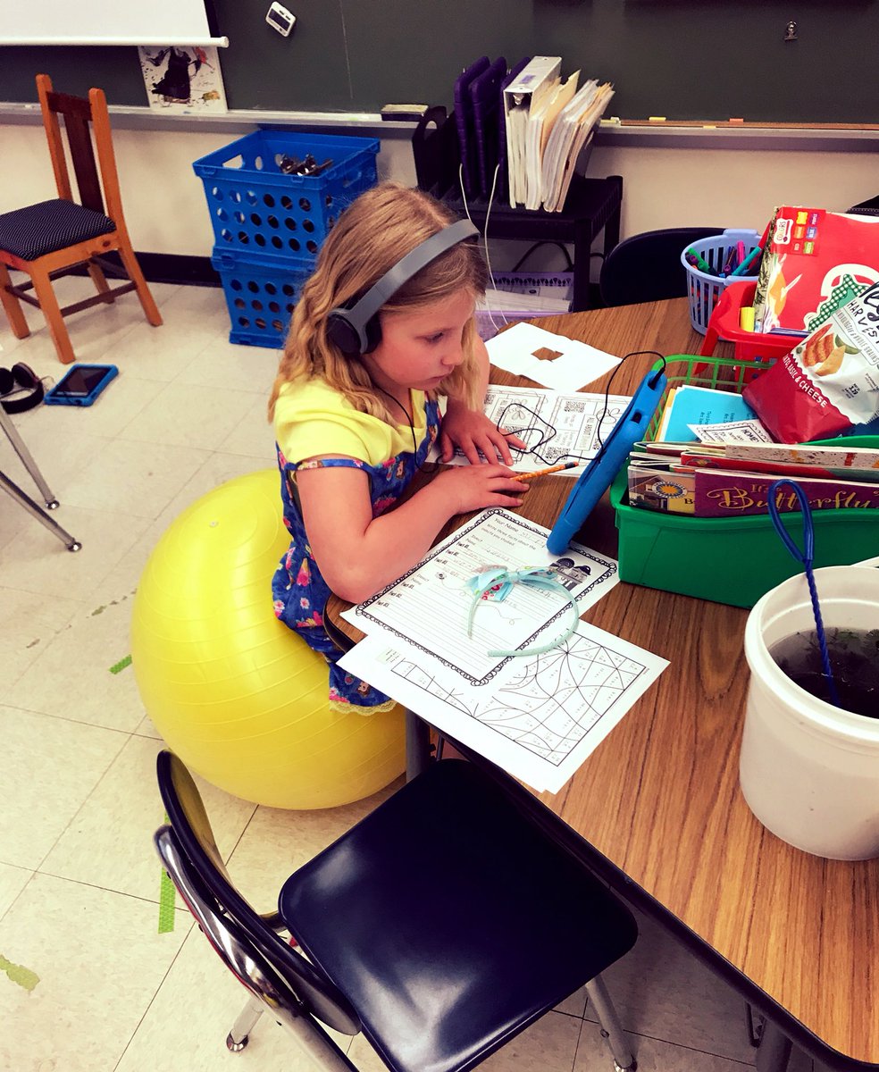 kmirtQV20's tweet photo. Our room is buzzing with activity this morning as we use Kindles and iPads to scan QR codes that lead us to insect information! #futureentomologists #21stcenturyclassroom https://t.co/JRZEHqa3ik