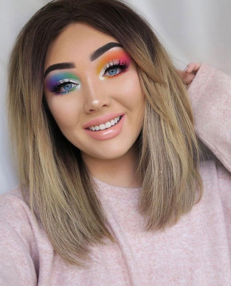 Cosmetifyuk's tweet photo. We're obsessing over @ohmyGEEEE's colourful eye make 😍 This look was created using @MorpheBrushes 35b palette 🌈 🌈
#MakeupAddict #makeupartisit #bbloggers #beautyblog #Youtuber #makeupinspo https://t.co/Po6wAcWxlx