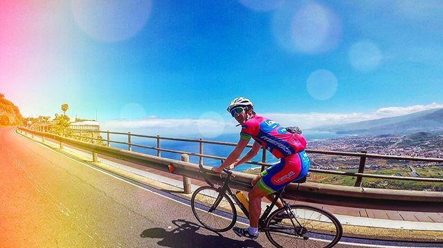janniReisenauer's tweet photo. always open for some ☕️-rides ! •
•
•
•
•
#tb to our teneriffe trip had some awesome time for training ! LOOK AT THAT VIEW ! 😱😻 #JR #skijumpingAUT #firstcream #ÖAlm #ÖsterreichAlm #KiaCenterPg #ReisenauersGastro https://t.co/fycNCAnbli https://t.co/imUW0PRN6T