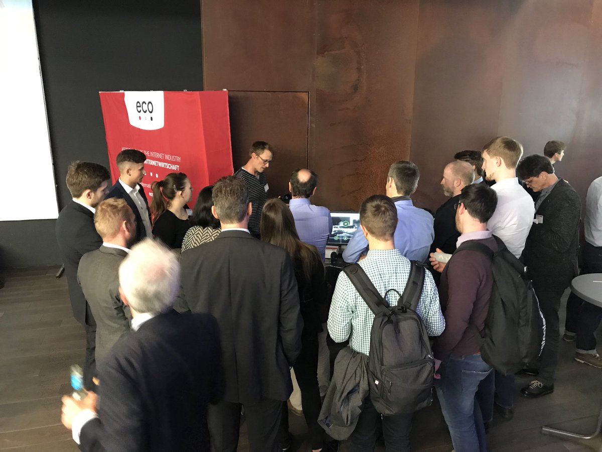 eco_de's tweet image. RT @JanKleinig: Großer Andrang bei der Demo eines Usecases der @minnosphere auf den #blockchainmasters #msg