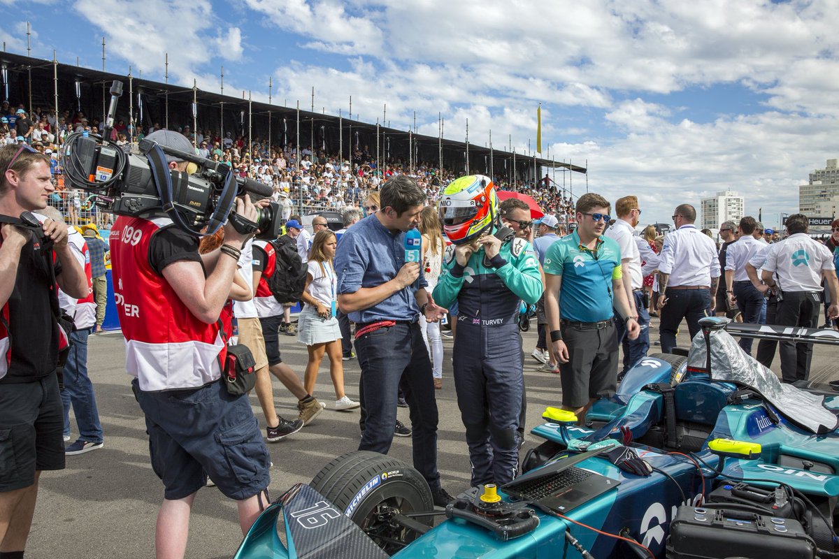 NIOGlobal's tweet photo. #TBT to #PuntaEPrix grid with @OliverTurvey and @5spiketv @vernonkay
NIO Formula E Team
#BlueSkyComing https://t.co/X8gHgBQ005