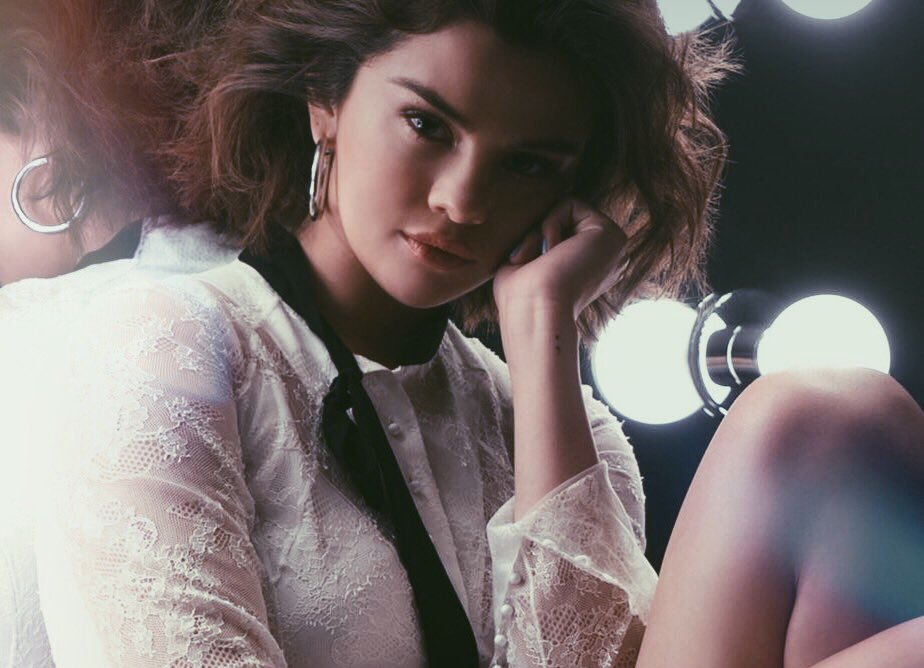 eternalSGlover's tweet photo. I'm so excited for this song!!! 💜 Can't wait to have it on repeat 24/7 @selenagomez 💜 #BackToYou #SelenaGomez #BackToYouOutIn8Days https://t.co/QapGw5YOG2