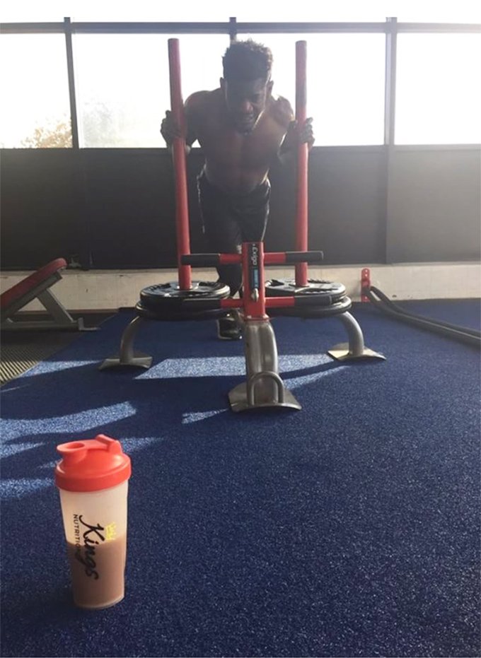 _KingsNutrition's tweet photo. "Do Something today that your future self will thank you for"
#ThursdayMotivation #quotesoftheday 

Ft - Kings Nutrition Lean Whey Chocolate https://t.co/9MkkC3Q3CW