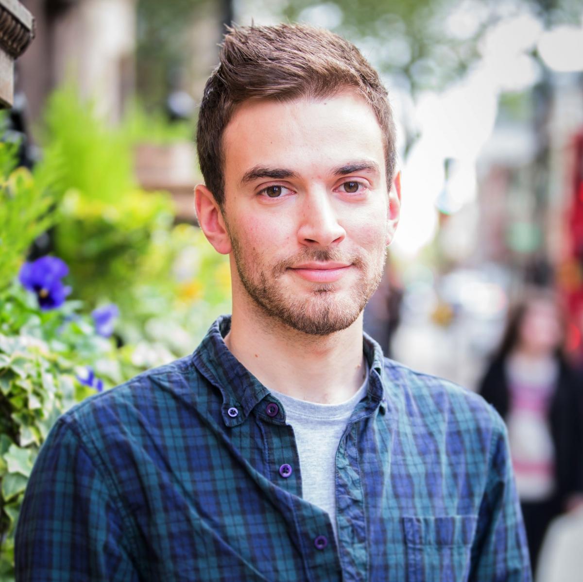 Place2Be's tweet photo. Today the brilliant @MrJonnyBenjamin launches his 1st book #TheStrangerOnTheBridge with @BrittPfluger – congratulations Jonny! #ThrowbackThursday to this blog he wrote for @Place2Be on the impact #mentalhealth education can have on children &amp; young people https://t.co/JVBGTjQsIB https://t.co/girfvkzOmO