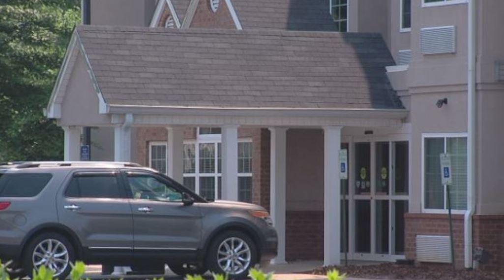 abc3340's tweet photo. UA parent says Tuscaloosa hotel cancelled graduation reservations
https://t.co/STRWysLkzZ https://t.co/BZp9aDZJP9