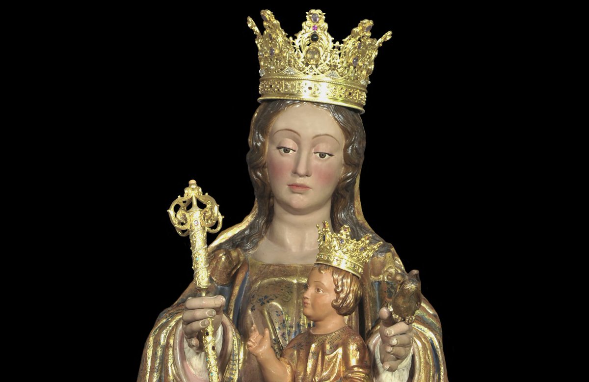 malaga_cofrade's tweet photo. Desde hoy cambiamos nuestro encabezado, siendo la protagonista Santa María de la Victoria, con motivo del 75 aniversario de coronación y el 150 aniversario de patronazgo. https://t.co/aHKB3afAYi