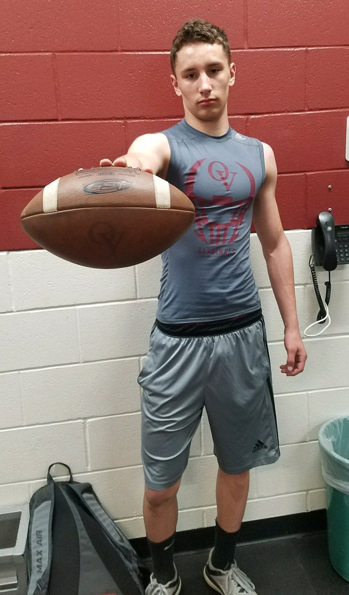 coachtanis's tweet photo. 🚨Dude of the Day🚨 
2021 QB/Ath Owen Swanson.

Owen is a 3 sport athlete 🏈⚾️🏀 &amp; has perfect attendance in the weight room the last yr. Started at QB on varsity as a FR. He added another consistent effort in the weight room this morning. ⭕️✔️🏈 #FindAWay https://t.co/sWO4WnlxGZ