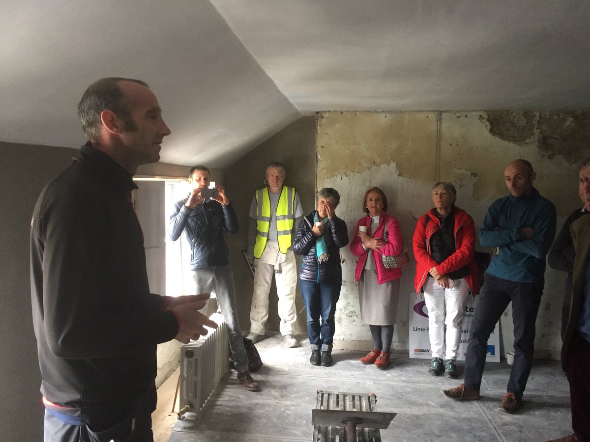 ecologicalbuild's tweet photo. Dave of @dbplaster up now delivering practical application demo of #DIASEN CORK #LIME & #CALSITHERM @dubcivictrust https://t.co/RI0H9nriYq