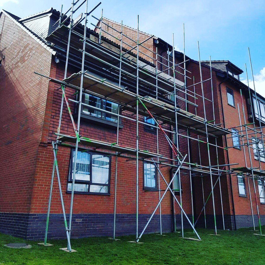 ScaffoldEasyfix's tweet photo. What a beautiful day! Call us for your free, no-obligation quotation #easycrew #birminghamscaffolding https://t.co/NaqjPB04fs