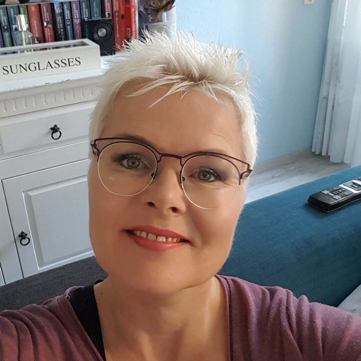 jetdejong's tweet image. #hansanders @hansanders ben erg blij met mijn nieuwe bril , werkende bij Hans anders