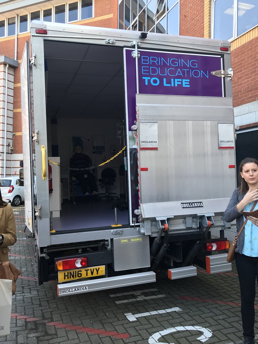 Suii's tweet photo. Tour of facilities at @portsmouthuni https://t.co/870qOsvj9W
