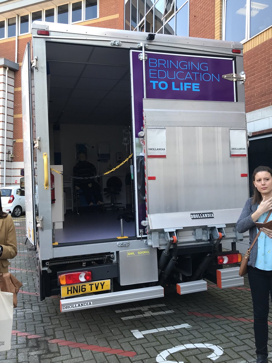 Suii's tweet photo. Tour of facilities at @portsmouthuni https://t.co/870qOsvj9W