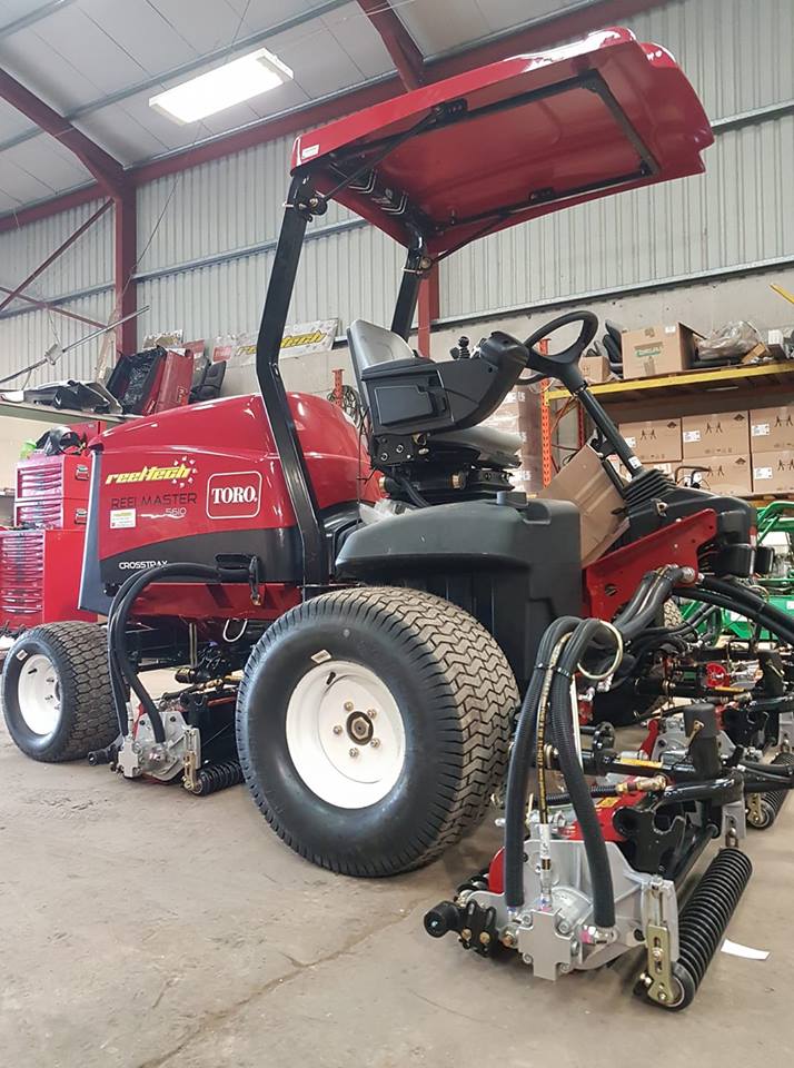 ReeltechToro's tweet photo. #Toro #5610 heading out in time for the summer growth. #ReelTech @greenkeepingire @TheToroCompany #RedInTheShed https://t.co/Shady1pDEm