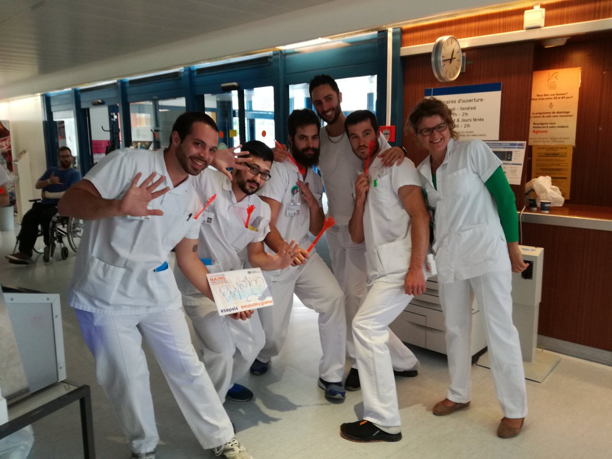 The physio team is dedicated to handhygiene too!
#Sepsis #HandHygiene #HUGeneve @hopitaux_unige <a href="/hug_ge/">HUG</a> <a href="/WHO/">World Health Organization (WHO)</a>