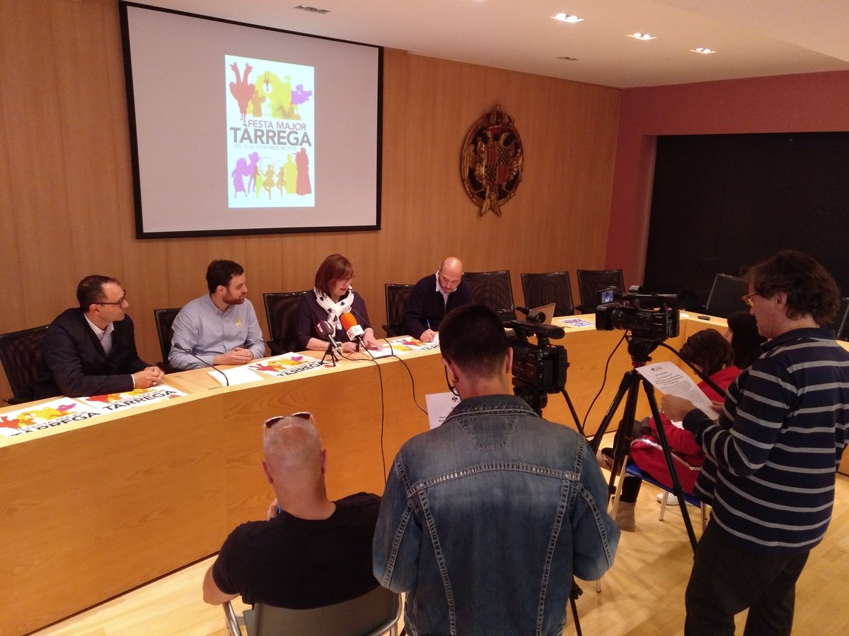 ajtarrega's tweet photo. #Aramateix presentem en roda de premsa la programació de la Festa Major 2018 de #Tàrrega, amb mig centenar de propostes del 10 al 14 de maig. Il·lusionats amb aquesta gran cita que demostrarà una vegada més la vitalitat de la nostra ciutat #FMTàrrega https://t.co/mgAJnONENv