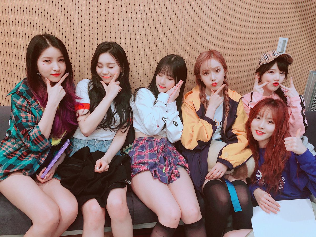 sinrinnnnnnn's tweet photo. Idk if it's Reebok making me more into Gfriend,
Or Gfriend making me more into Reebok.
#FuryLite is always on my top collection, now probably #2LCS https://t.co/MOXoxoaxIA