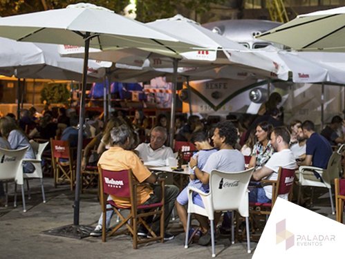 PaladarEventos's tweet photo. Se acerca el verano y también las ganas de salir a las terrazas y disfrutar del buen tiempo. Os ayudamos a escoger la mejor sombrilla o toldo para sus eventos al aire libre. 
#Toldos #Sombrillas #Alquiler 

https://t.co/Qq6ZMn1L1W https://t.co/H8C1Z4DeLW