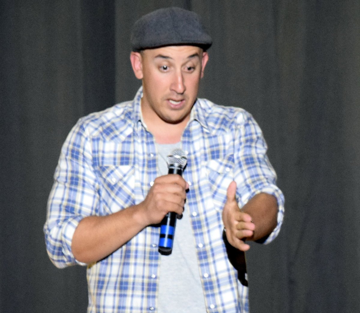 De Kuilen Girls Choir had a fundraiser on 26 April - a Comedy night with <a href="/JasonGoliath/">Jason Goliath</a> and friends.
Baie dankie aan Cleef &amp; Odette Bailey, Kosie &amp; Juna van der Merwe, Peter Fredericks, Lizette Ras, Jacques en Jadri Conradie vir hulle waardevolle hulp by die koor fondsinsameling.