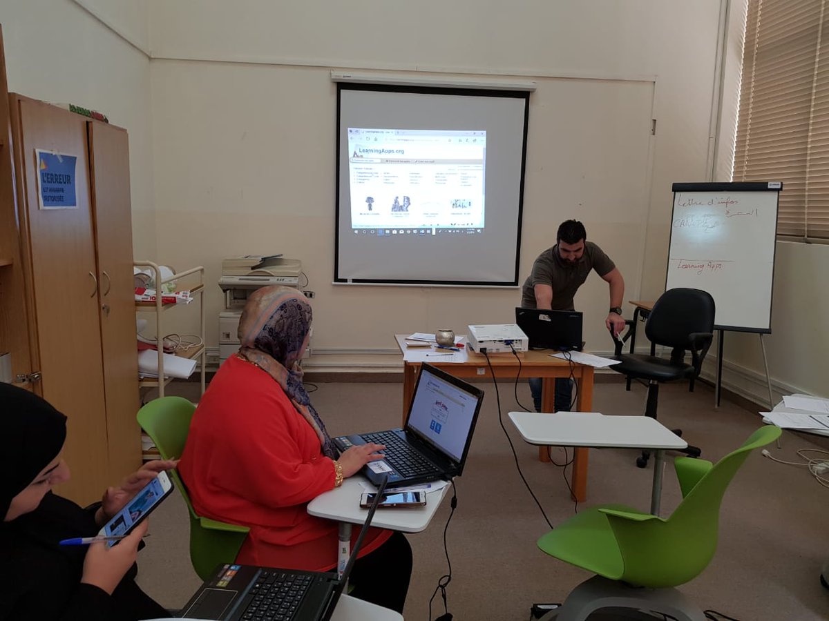 CRDP_Liban's tweet photo. #Mawrid_e #Dar_Beirut
Atelier: "App pour tous"
Découvrir l'application "Learning Apps" 
avec @MarinaChammas 
@reseau_canope
@InstitutFrLiban
#education #innovation https://t.co/0hcyY8LcCq