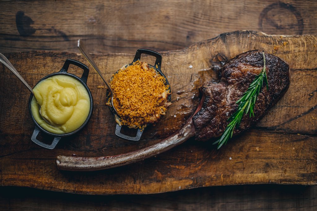 MacandWild's tweet photo. Itβs that time of the week when you just need a massive steak π₯©
@MacDuffBeef @theNudgeLondon
#steak #steaktomyheart #tomahawk #london #macandwild #macduffbeef https://t.co/OzT5pWlfp4