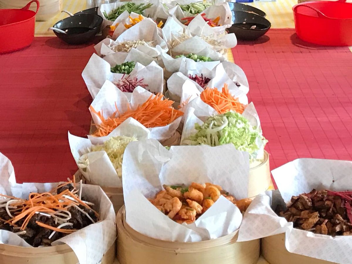 WeAreFooditude's tweet photo. Getting ready for some serious rolling!! #summerrolls #foodworkshops #buildyourown https://t.co/VCSZ7bAHC6