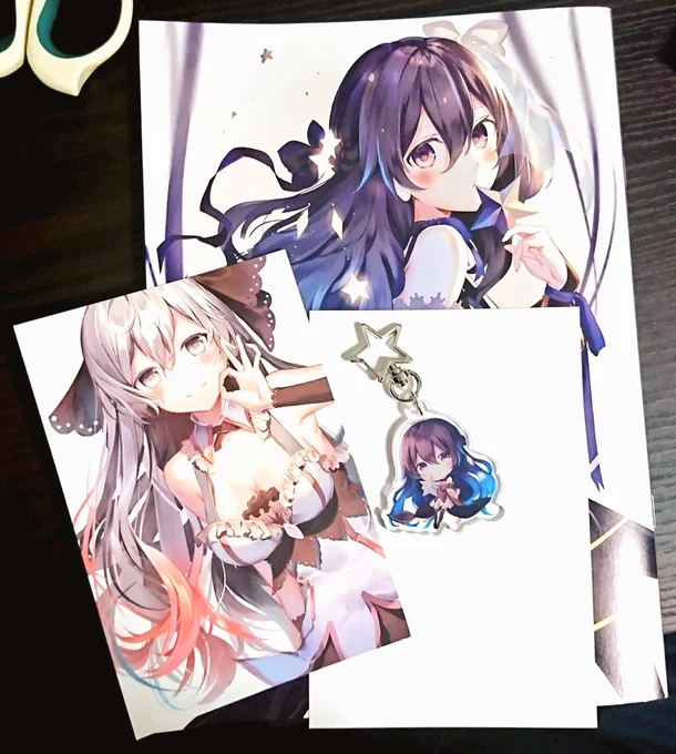 COMITIA124のお品書きです!
オリジナルの新刊にアクキーとポストカード2枚がついた新刊セットを頒布します。
また、通販予約はこちらになります→ https://t.co/1520s04tTF
ぜひぜひよろしくお願いします〜 
