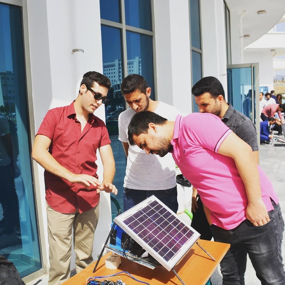 YakinDoguUni's tweet image. Elektrik Elektronik Mühendisliği son sınıf öğrencilerimiz mezuniyet proje sunumlarını yaptılar.
Our Electrical and Electronic Engineering final year students just did their graduation project presentations!  #elektrikelektronikmühendisliği #electricalandelectronicengineering